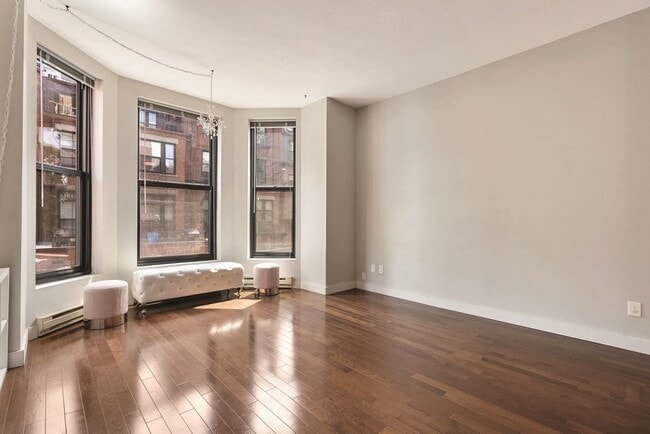 Building Photo - 160 Commonwealth Ave