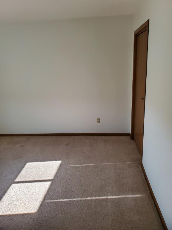 Building Photo - 1377 Doman Dr