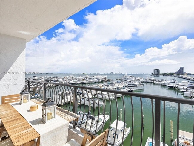 Building Photo - 555 NE 15th St