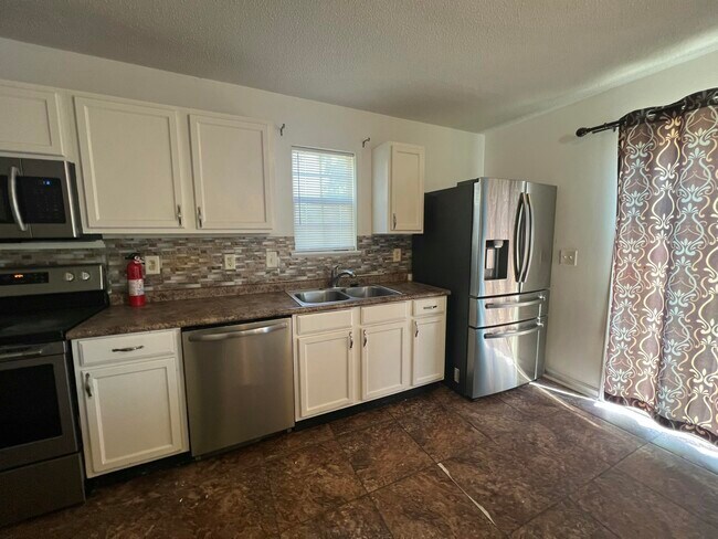Building Photo - 1464 Ruger Dr
