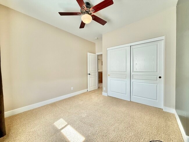 Building Photo - 4910 E Cordia Ln