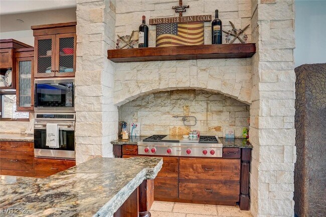 Building Photo - 1608 Liege Dr