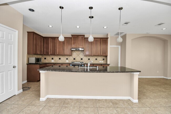 Building Photo - 6843 Bears Path Ln