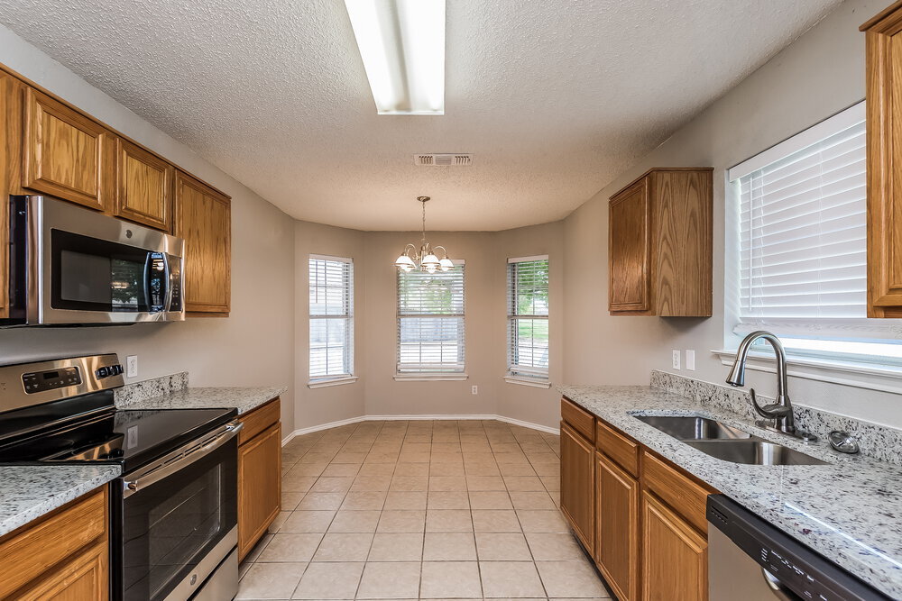 Building Photo - 10501 Shadywood Dr