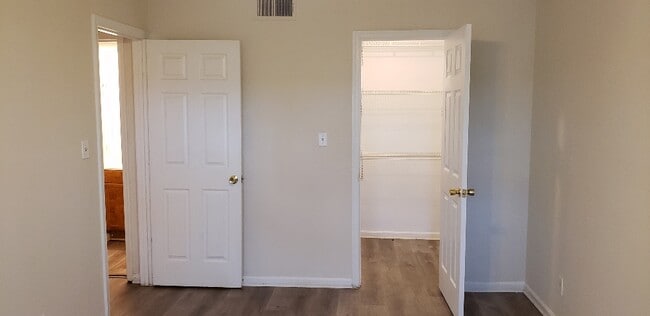 Building Photo - 5808 Hunting Ridge Ln