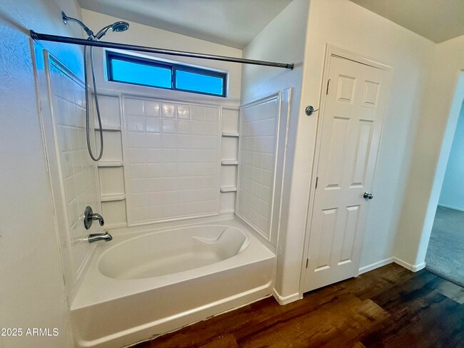 Building Photo - 4531 E Del Rio St