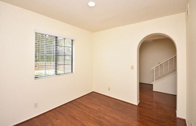 Building Photo - Beautiful Escondido Townhouse with beautiful View!