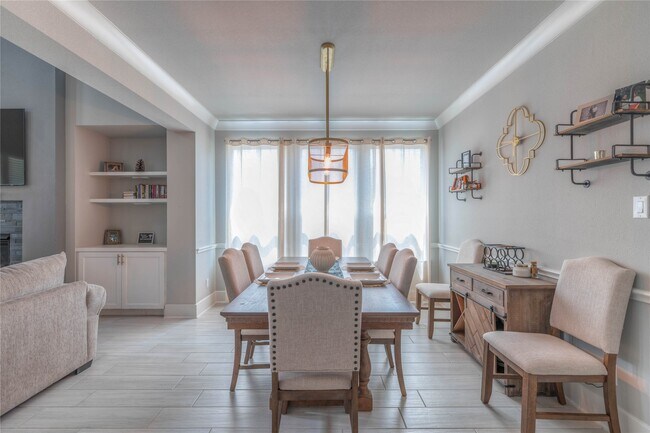 Building Photo - 15006 La Strada Dr