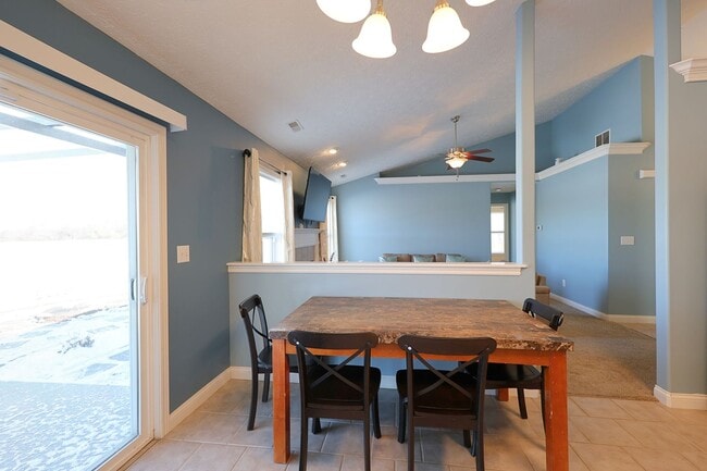 Building Photo - Room Share Rental: Spacious 2 Bedroom / 2 Bath Home Room Share