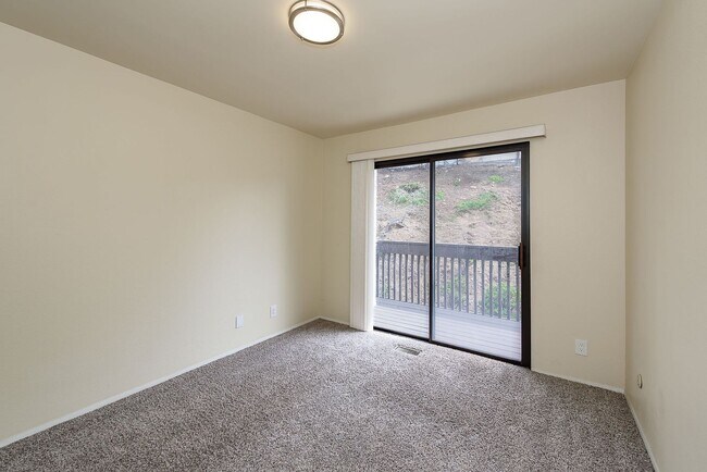 Building Photo - Spacious SDSU Townhome For Rent!