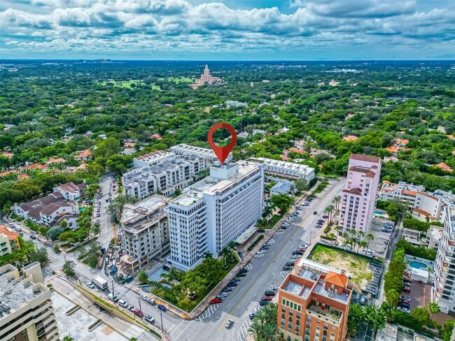 Building Photo - 700 Biltmore Way