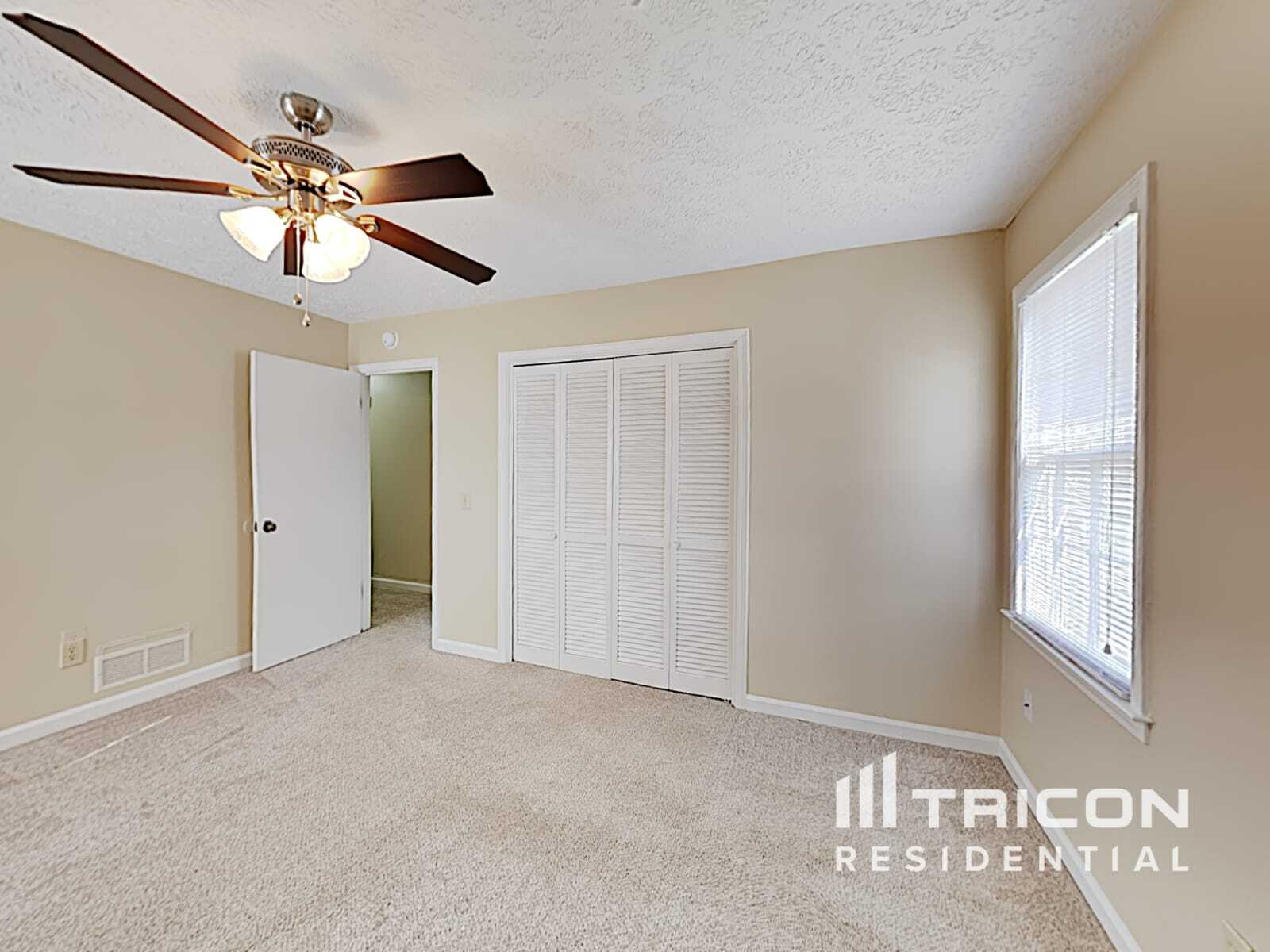 Building Photo - 414 Breezy Dr SW