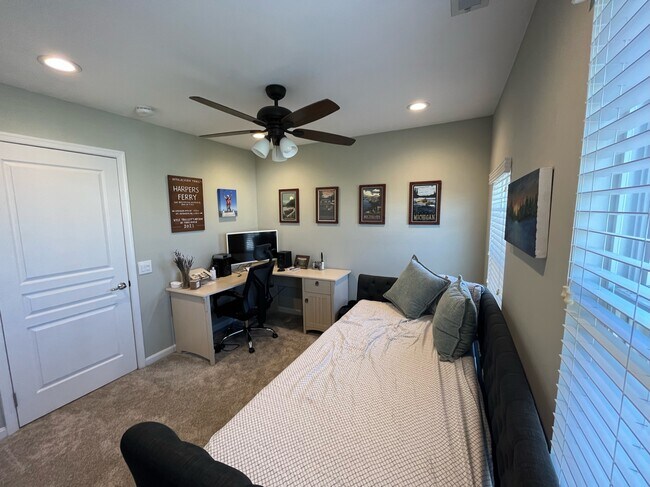 Building Photo - 612 Ellison Dr