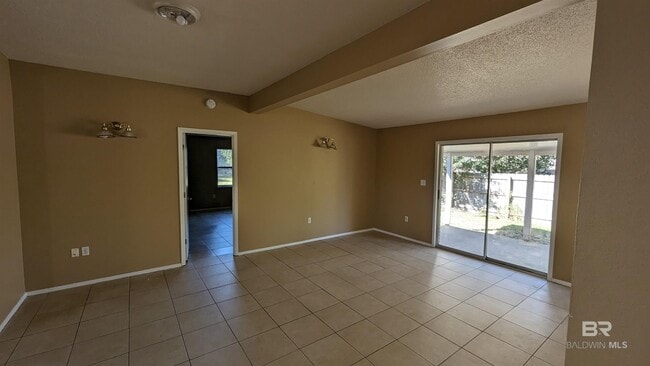 Building Photo - 1616 N Cedar St