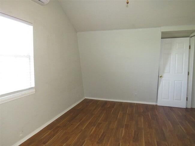 Building Photo - 4647 Bonnie Brae St