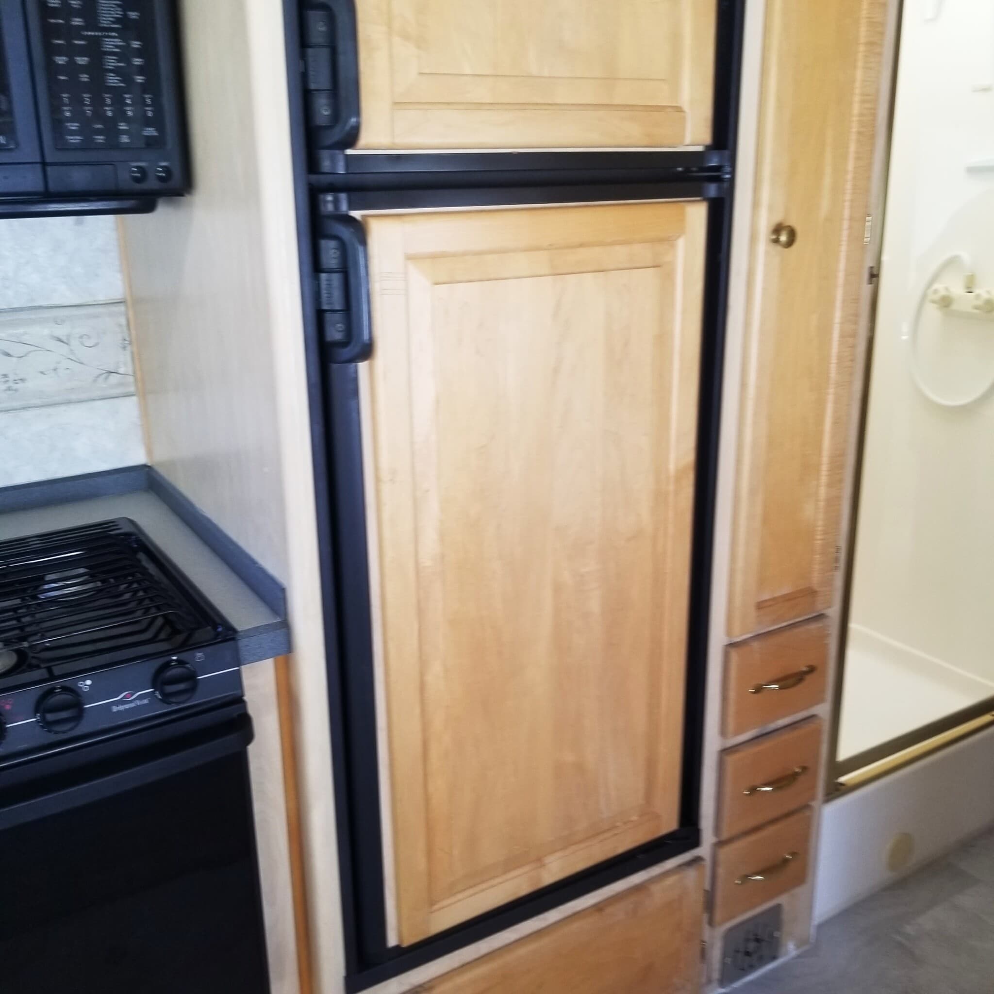 Building Photo - 218 W Carson St