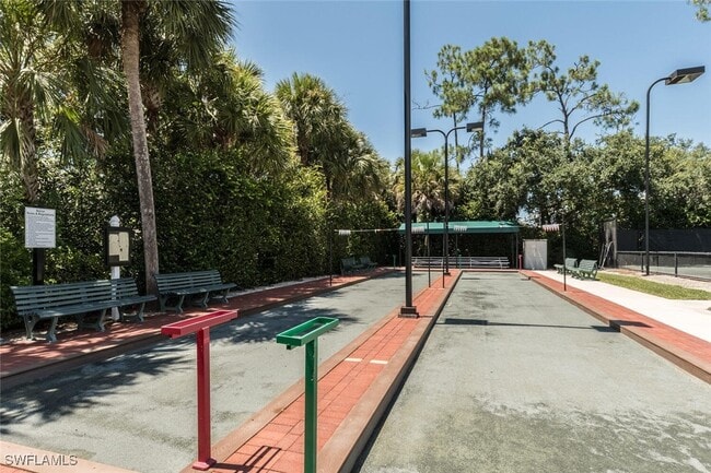 Building Photo - 4910 Deerfield Way