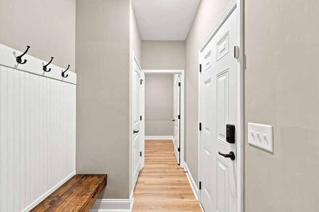Building Photo - 233 Forester Dr