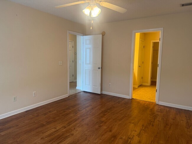 Building Photo - 300 Promise Ln