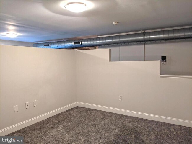 Building Photo - 1100 S Broad St