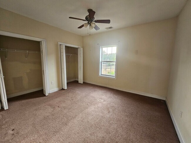 Building Photo - The Gardens @ Cypress Bay - 204