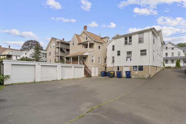 Building Photo - 121 N State St