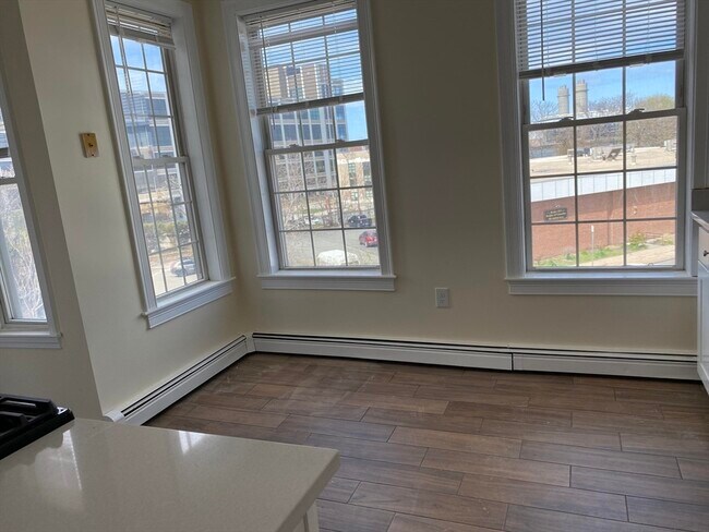 Building Photo - 443 Bunker Hill St