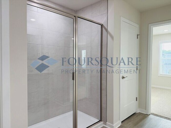 Building Photo - Modern 4-Bed / 2.5-Bath Single-Family Home with Loft, Gas Fireplace & 2-Car Garage – Near Downtow...
