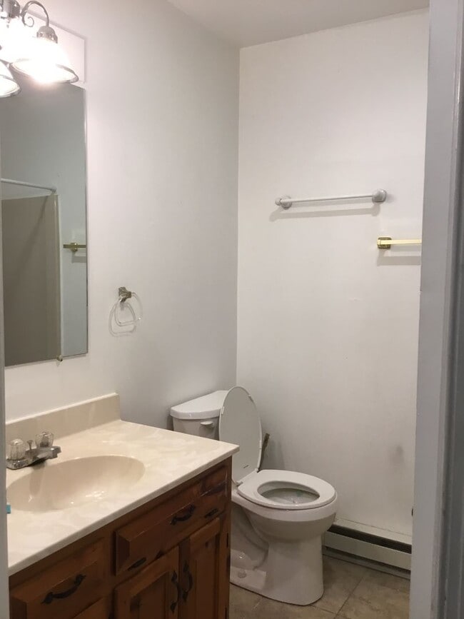 Building Photo - 1497 Equestrian Dr