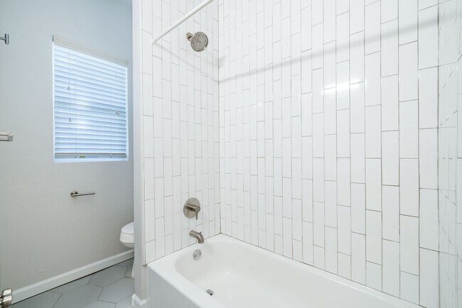 Building Photo - 303 E 38th St