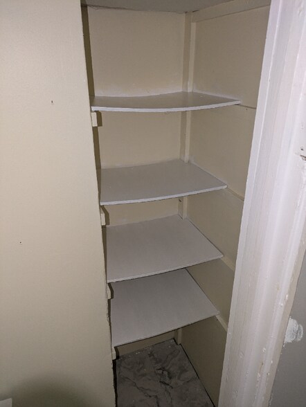 Building Photo - 47 Knapp St