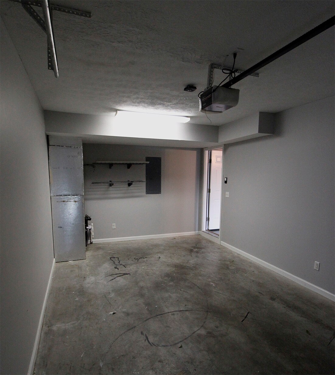 Building Photo - 561 Hampton Way