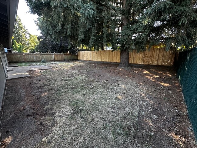 Building Photo - Three Bedroom Home in Keizer