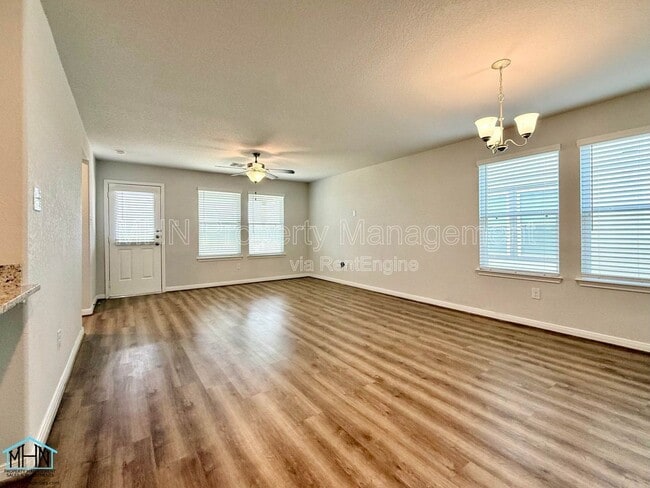 Building Photo - 11151 Hollinger Cir