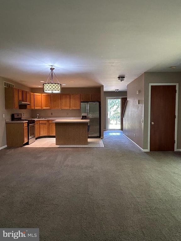 Building Photo - 319 Lynley Ln