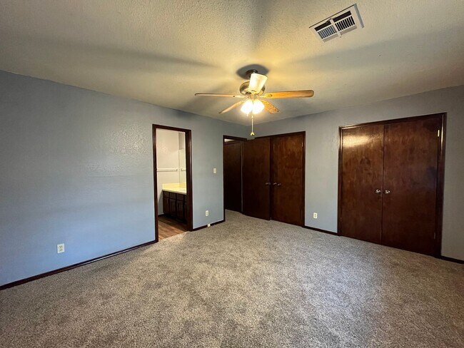 Building Photo - 39th Street Duplex