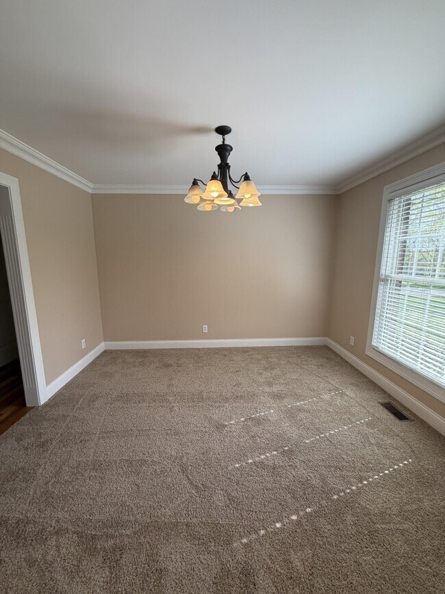 Building Photo - 110 Pineur Rd