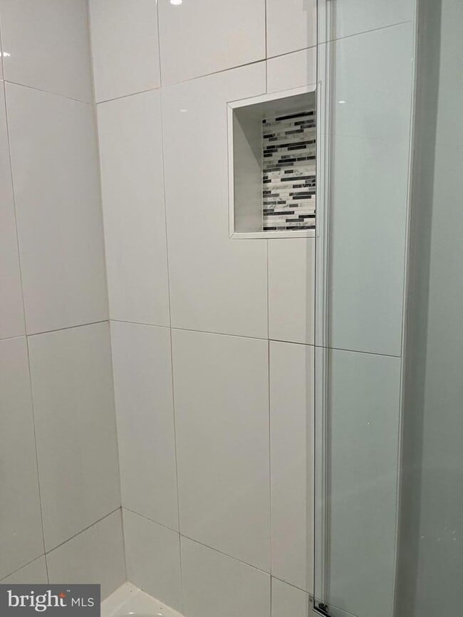 Building Photo - 518 Francis Nicholson Way