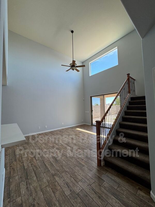 Building Photo - 10397 W Foothill Dr