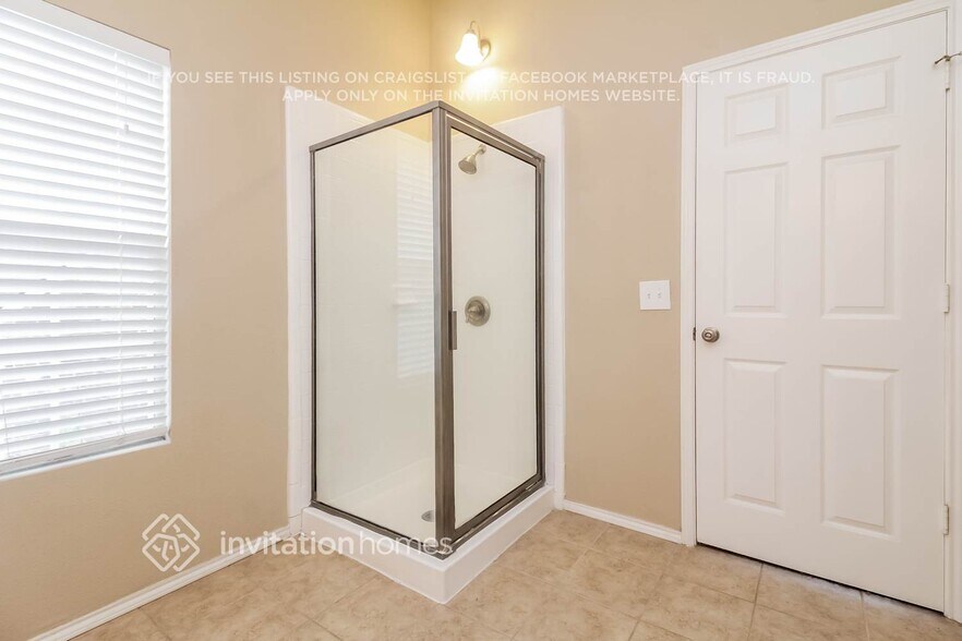 Building Photo - 411 Merritt St