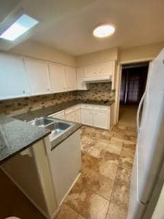Building Photo - 7640 Dentcrest Dr