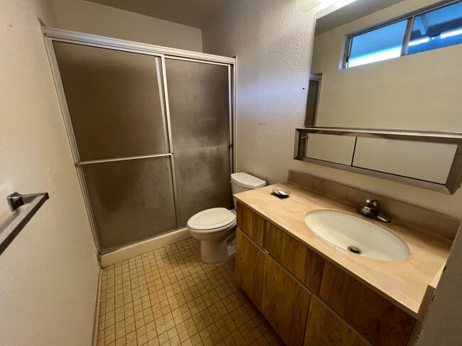 Building Photo - Single Level 3 bedroom / 2 bath house with a 2 car garage in Waipio **First Showing on Wednesday,...