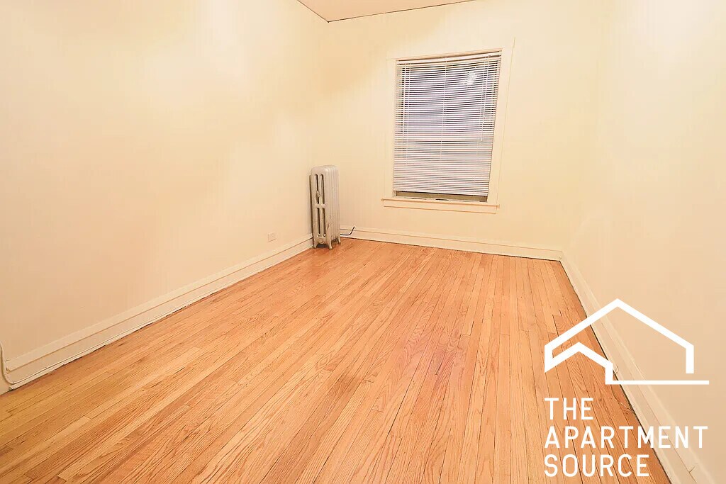 Building Photo - 4914 N Hoyne Ave