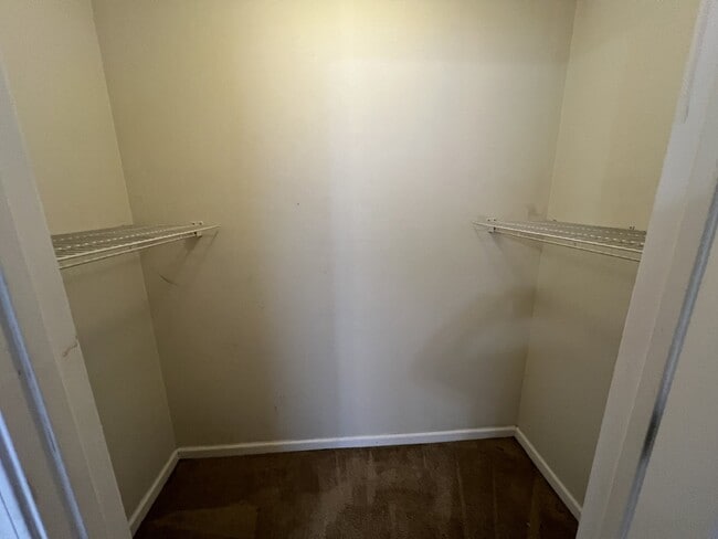 Building Photo - Apartment For Rent