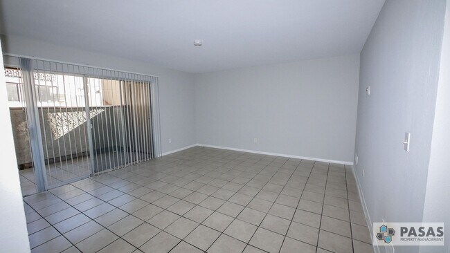 Building Photo - 1st Floor Remodeled Condo