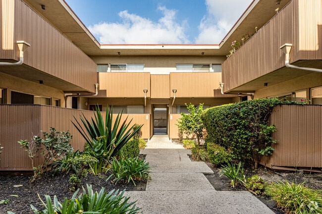 Courtyard - 10327 Downey Ave.