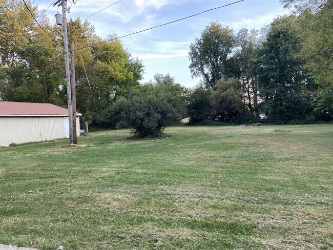 Building Photo - 3 br, 1.5 bath House - 12415 W Michigan Ave