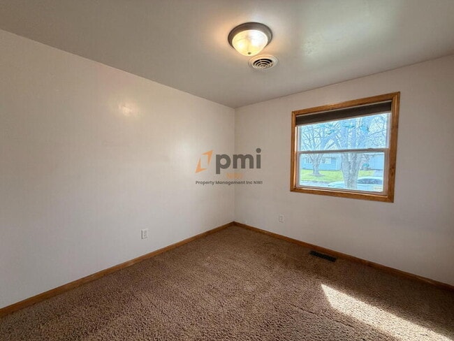 Building Photo - 425A Sherman Dr