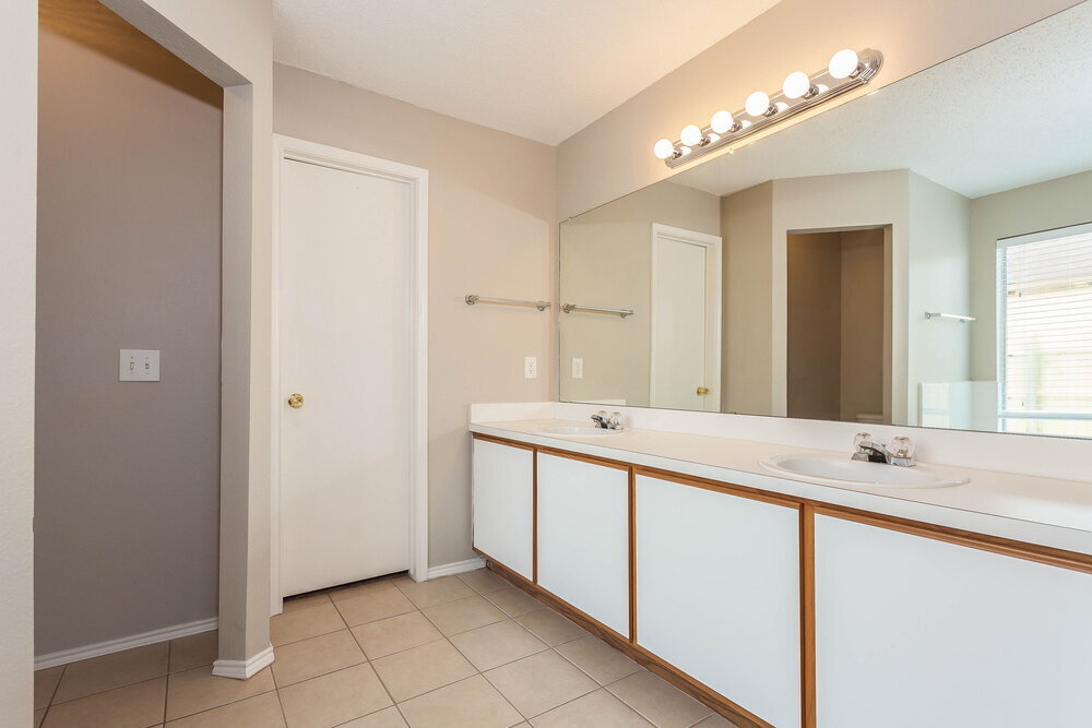 Building Photo - 1100 Greenbend Dr