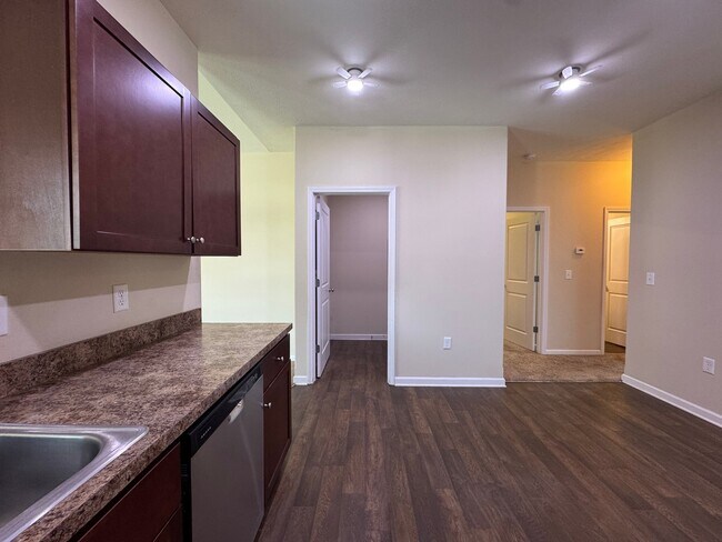 Building Photo - 123 John Davis Dr